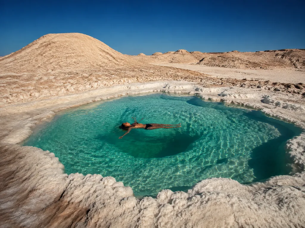 Salt lagoons where visitors float, Baltinache